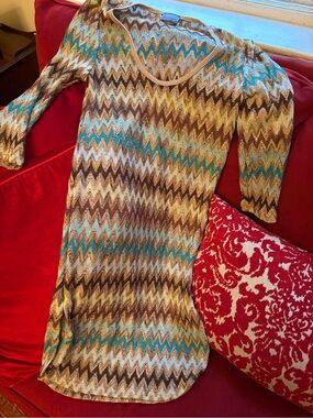 Elf by Jordan Taylor knee length knit dress with gold thread. S